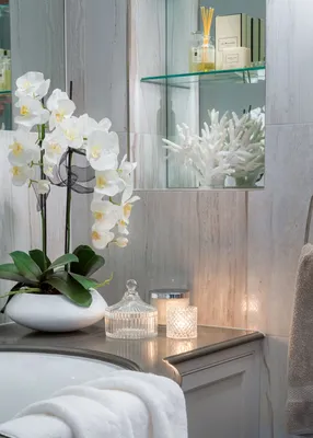 Фотографии искусственных цветов в ванной комнате: добавьте красоты в свой интерьер