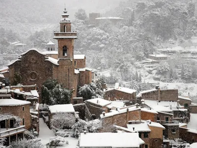 Зимний рай в Испании: Красочные фотографии для загрузки