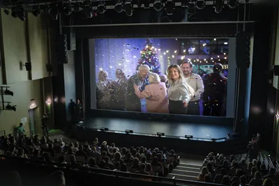 Full HD фотография из фильма Ёлки: полное погружение в праздничную атмосферу