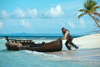 Потрясающие снимки с пиратами из фильма Пираты Карибского моря на странных берегах
