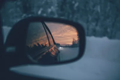 Зимняя Красота за Стеклом: Фотография из окна авто