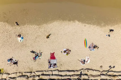 Израильские пляжи: место, где солнце и море сливаются воедино