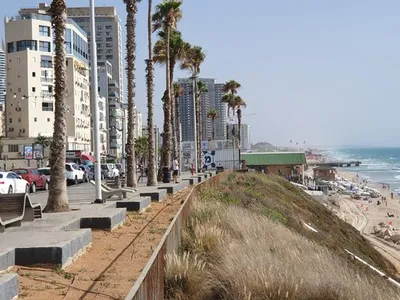Израильские пляжи: где природа и культура встречаются на берегу моря