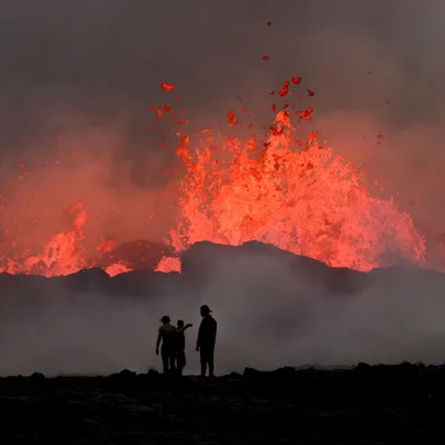 Мгновение вулканической ярости: фото на пике извержения.