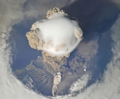Изумительные фото вулканов на ваш выбор.