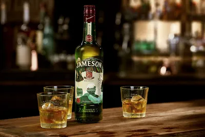 Богатые цвета на фото Jameson виски