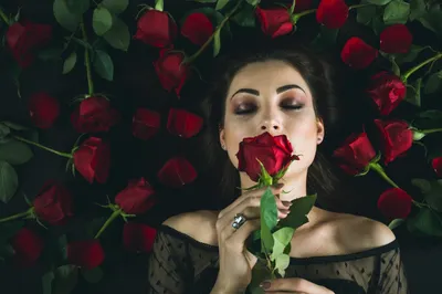 Картина: Как красиво сфотографироваться с букетом роз
