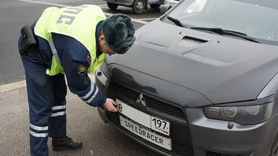 Инновационные методы скрытия номеров машин на фото