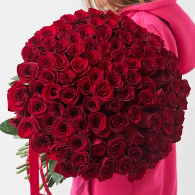 Изысканная фотография букета из 101 розы
