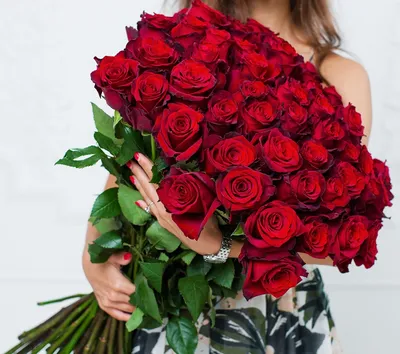 Фотография букета из 51 розы: прекрасное воспоминание для всей жизни