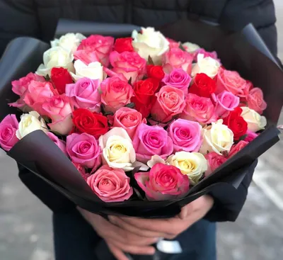 Букет из 51 розы: фотография неповторимого прекрасного момента
