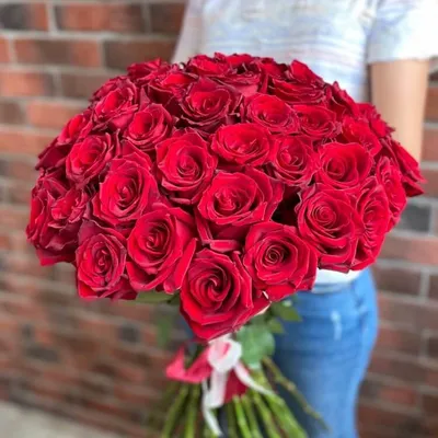 Букет из 51 розы: изображение идеальной гармонии красоты