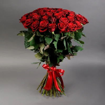 Фотография букета из 51 розы: симфония прекрасного и элегантности