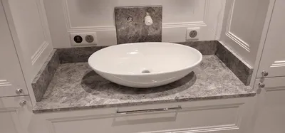 Каменная столешница в ванной: скачать изображение