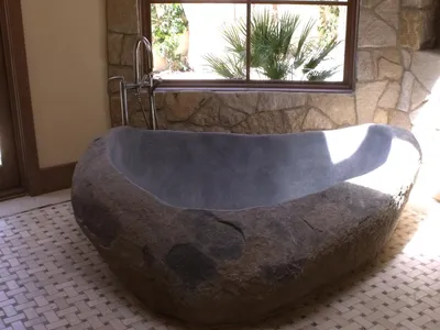Каменная ванна для истинных ценителей стиля