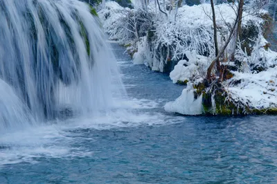 Фон с водопадом Камышлинским