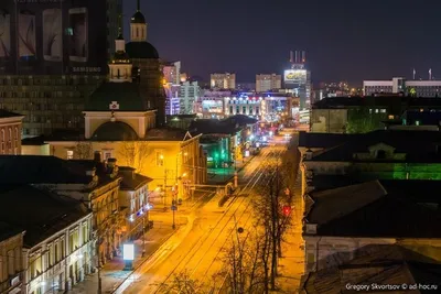 Фото крыши многоэтажек ночью для использования в дизайне