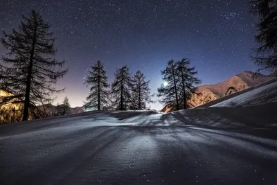 Фотографии ночного пейзажа с луной и звездами