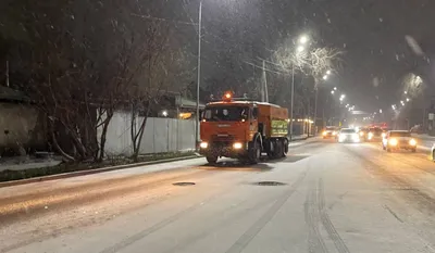 Волшебные моменты: снегопад ночью на фото