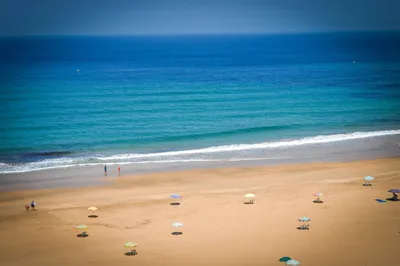 Погрузитесь в красоту пляжей Касабланки через фотографии