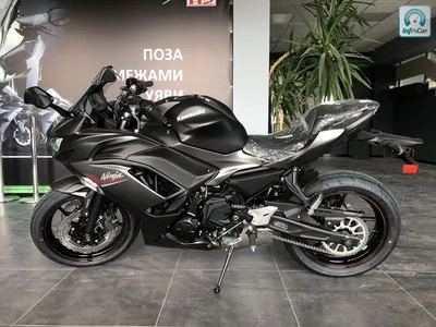 Фото мотоцикла Kawasaki Ninja 650 с проработанной динамикой