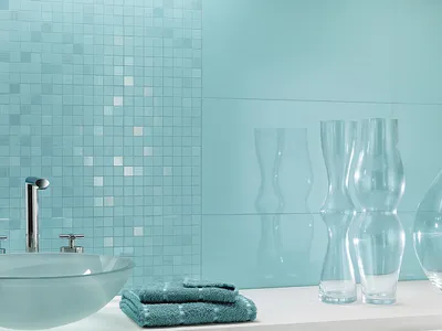 Вдохновение для дизайна ванной комнаты с керамической мозаикой