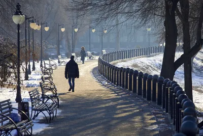 Зимний ледяной пейзаж: Фотографии красивых уголков Харькова