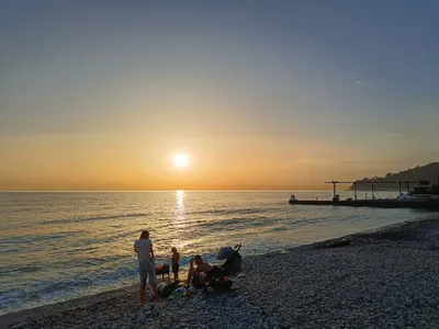 Фотографии пляжа Хоста Сочи: встреча заката на море