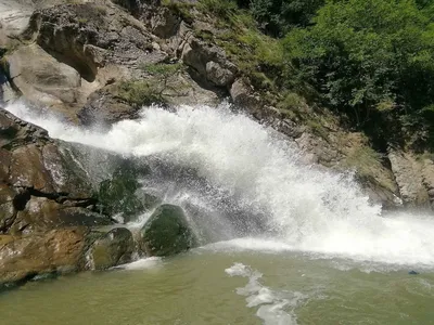 Пляска воды: удивительное фото Хучнинского водопада