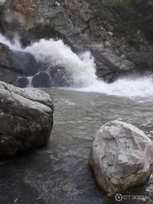 HD фото Хучнинского водопада - высокое качество изображения