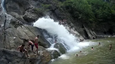 Арт-фотография Хучнинского водопада в 4K качестве