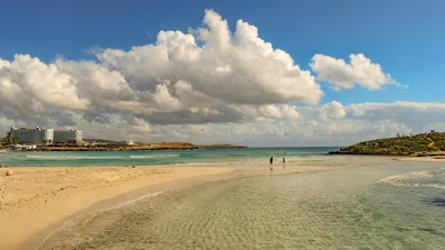 Удивительные виды Кипрского пляжа Нисси Бич на фото