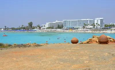 Фотоэкскурсия по Кипрскому пляжу Нисси Бич: великолепие природы и отдыха