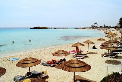 Приготовьтесь к восторгу: фото Кипрского пляжа Нисси Бич