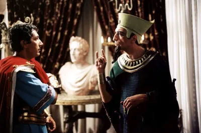 Картинка Клеопатры из фильма Астерикс и Обеликс для рабочего стола