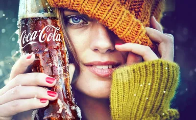 Кока кола с людьми  фото