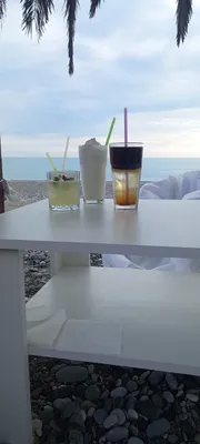 Фото коктейлей на пляже: морская гармония в каждом кадре
