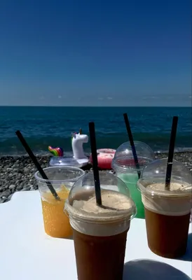 Коктейли на пляже: идеальное сочетание вкуса и атмосферы