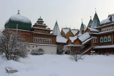 Фото заснеженных пейзажей Коломенского: выберите формат и размер