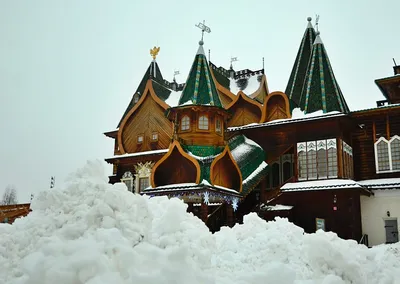 Магия зимнего дня в Коломенском: загрузите изображения в различных форматах