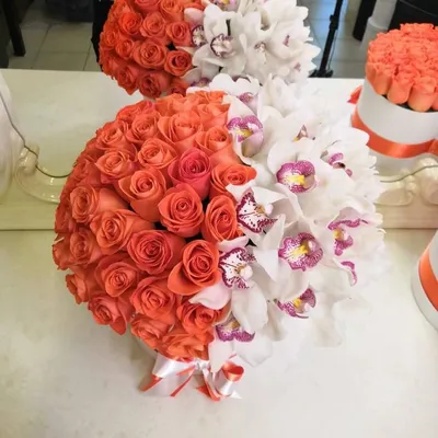 Фото стильных коралловых роз в jpg