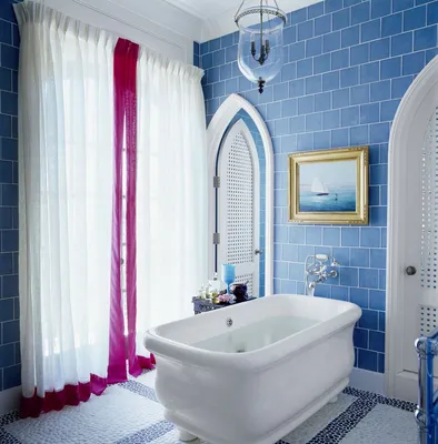Ванная комната с яркими стенами: фото для вдохновения
