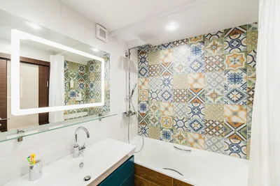 Красивая плитка для маленькой ванной комнаты: вдохновение на фото