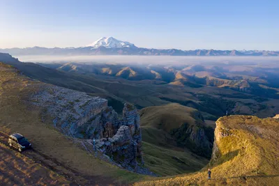 Красивые лица в горных просторах: фото, объединяющие красоту природы и человека