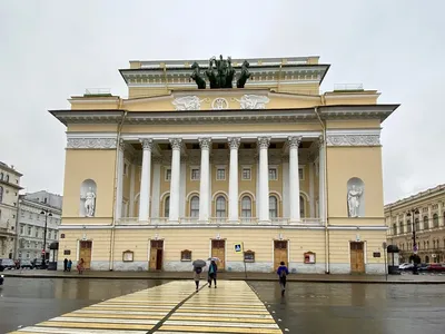 Прекрасные снимки красивых мест в Питере в различных форматах для выбора и экспериментов