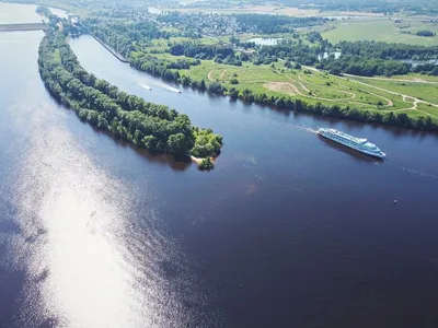 Фотографии реки Волги в прекрасном качестве: выберите желаемый формат.