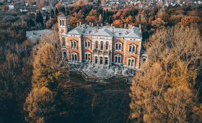 Усадьбы, окруженные великолепными парками и садами