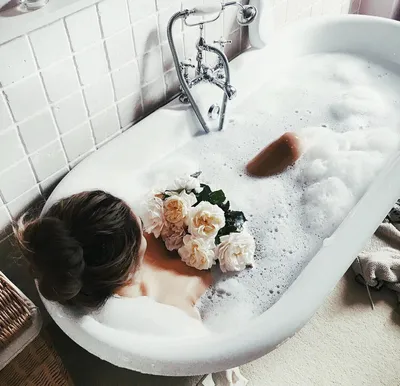 Фотографии ванной с пеной, чтобы насладиться моментом уединения
