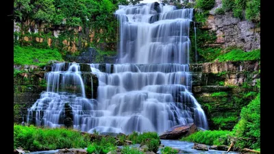 Фотография потрясающего водопада мира в формате JPG для сохранения
