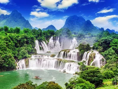 Фотография потрясающего водопада мира в формате JPG для вашей коллекции